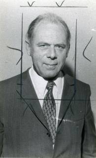 ARH Slg. Bartling 3852, Günther Fischer-Kumbruch, Bürgermeister Bordenau, Einzelproträt, Frontalansicht, 1974