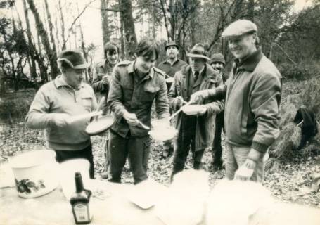 ARH Slg. Bartling 4004, Bewirtung von Waldbauern durch Forstinteressenten, Esperke, 1986
