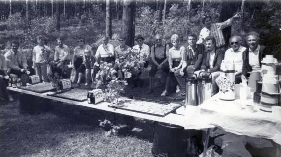 ARH Slg. Bartling 4067, Wanderung des Ski-Clubs auf den Eckberg, Kaffee-Pause im Wald, Eilvese, um 1985