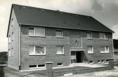 ARH Slg. Bartling 4093, Neubau eines Mehrfamilienhauses durch die Firma Duensing, Eilvese, 1972