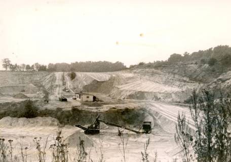 ARH Slg. Bartling 4171, Sandabbau am Hagener Berg, Blick vom Rand in die Grube, Hagen, um 1975