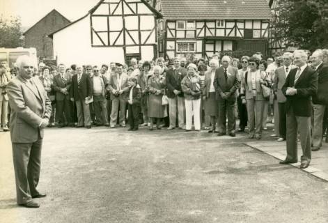 ARH Slg. Bartling 4618, Besuch einer Delegation aus Mardorf / Neustadt a. Rbge. in Mardorf / Hessen, Begrüßungsreden der Bürgermeister vor den versammelten Teilnehmern, Homberg-Mardorf, 1987