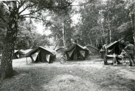 ARH Slg. Bartling 4700, Zeltlager der Panzerpionierkompanie 30 (PzPiKp 30) im Nöpker Wald, Nöpke, um 1975