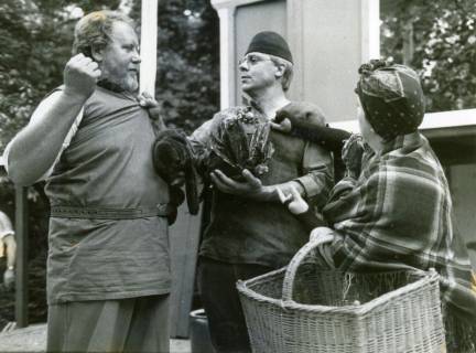 ARH Slg. Bartling 4820, Veranstaltung auf der Waldbühne, Szene mit drei Schauspielern in einem Lustspiel, Otternhagen, um 1980