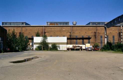 ARH Slg. Bürgerbüro 10, Fabrikhalle der ehemaligen Hanomag Maschinenbau AG, Linden, 1999
