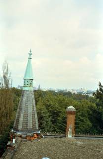 ARH Slg. Bürgerbüro 95, Blick vom Gebäude des Wasserhochbehälters am Lindener Berg auf Hannover, Linden, 2000