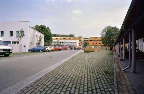 ARH Slg. Bürgerbüro 212, Wohngebiet am Alten Gutshof mit Blick auf die Wohngebäude Am Hinüberschen Garten, Marienwerder, 1997