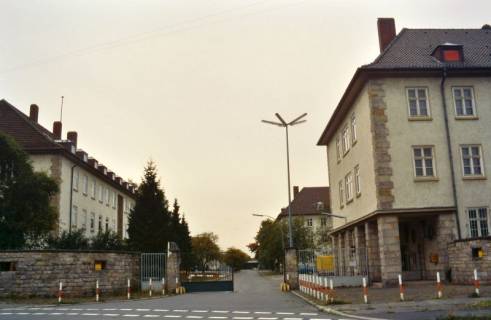ARH Slg. Bürgerbüro 325, Gebäude an der Roschersburg in der Nähe der Kaserne, Bothfeld, 1996