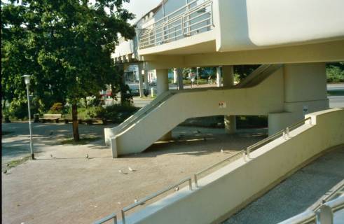 ARH Slg. Bürgerbüro 444, Aufgänge zur ehemaligen Hochebrücke am Küchengarten, Linden, zwischen 1995/2005