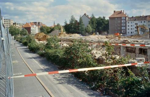 ARH Slg. Bürgerbüro 475, Abriss der ehemaligen Gilde Brauerei Lindener Spezial, Blick von der Gartenallee, Linden, 2000
