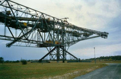 ARH Slg. Bürgerbüro 543, Förderbrücke beim Braunkohle Tageabbau, Leipzig, 2003