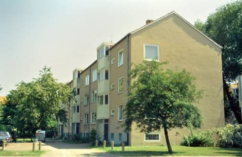 ARH Slg. Bürgerbüro 622, Dresdener Straße 14 - 18 vom Vahrenheider Markt aufgenommen, Vahrenheide, wohl 1996