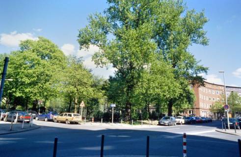 ARH Slg. Bürgerbüro 721, Blick von der Ecke Waldstraße/Rühmkorffstraße auf den De-Haen-Platz, List, zwischen 1995/2005