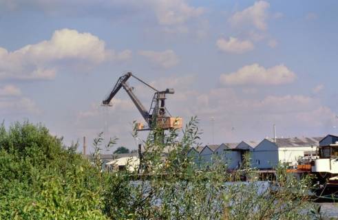 ARH Slg. Bürgerbüro 772, Blick auf einen Hafenkran am Mittellandkanal, Herrenhause-Stöcken, 2004