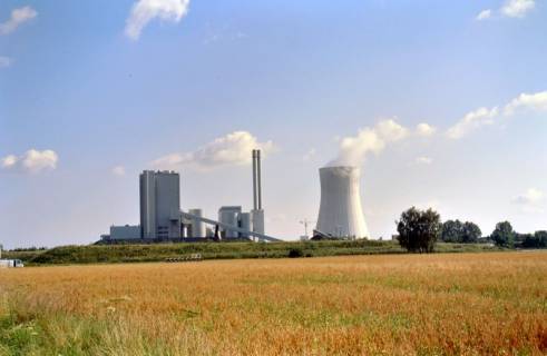 ARH Slg. Bürgerbüro 779, Blick aus Richtung des Siedlungsgebietes "Schwarze Heide" auf das Heizkrafttwerk, Stöcken, 2004