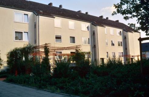 ARH Slg. Bürgerbüro 785, Wohngebäude an der Osnabrücker Straße, Leinhausen, 2005