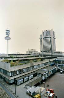 ARH Slg. Bürgerbüro 794, Blick vom Parkhausdach über den Raschplatz auf den VW-Turm und Bredero-Hochhaus Lister Tor, Hannover, um 1997