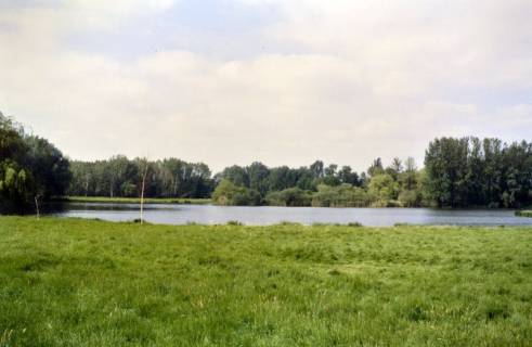 ARH Slg. Bürgerbüro 814, Blick auf einen Fluss, Hannover, 1998