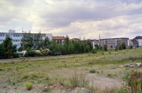 ARH Slg. Bürgerbüro 866, Blick auf ein Wohngebiet, Hannover-Nordstadt, 1997