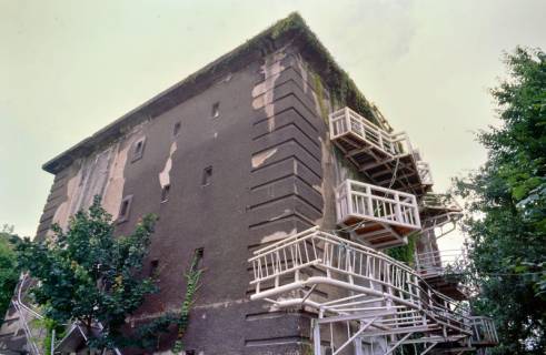 ARH Slg. Bürgerbüro 875, Kulturbunker mit künstlerischen Gerüst an der Bunnenbergstraße 16 a, Hainholz, 1997