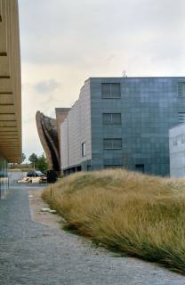 ARH Slg. Bürgerbüro 927, Blick auf den Spanischen und Ungarischen Pavillon, Mittefeld, 2001