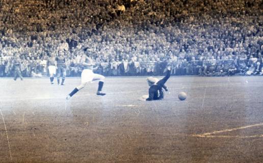 ARH Slg. Fratzer 01-005/0003, Endspiel der Deutschen Meisterschaft 1954 in Hamburg, Hannover 96 gegen Kaiserslautern, Hamburg, 1954