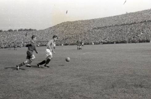 ARH Slg. Fratzer 01-006/0008, Endspiel der Deutschen Meisterschaft 1954 in Hamburg, Hannover 96 gegen Kaiserslautern, Hamburg, 1954