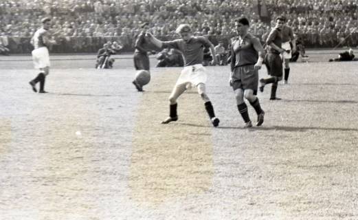 ARH Slg. Fratzer 01-006/00025, Endspiel der Deutschen Meisterschaft 1954 in Hamburg, Hannover 96 gegen Kaiserslautern, Hamburg, 1954