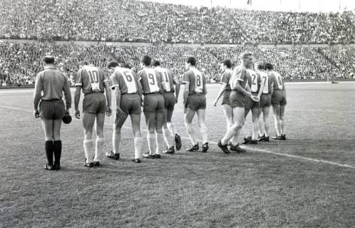 ARH Slg. Fratzer 01-009/0005, Fußball Bundesliga 1964, Hannover 96 gegen Eintracht Braunschweig, Hannover, 1964