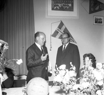 ARH Slg. Fratzer 01-0016/0001, 1954 Deutscher Meister - 10 Jahre Jubiläumsfeier von Hannover 96, Hannover, 1964