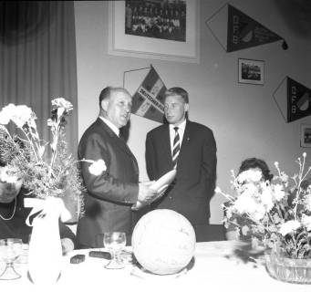 ARH Slg. Fratzer 01-0018/0002, 1954 Deutscher Meister - 10 Jahre Jubiläumsfeier von Hannover 96, Hannover, 1964