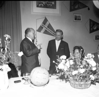 ARH Slg. Fratzer 01-0018/0005, 1954 Deutscher Meister - 10 Jahre Jubiläumsfeier von Hannover 96, Hannover, 1964