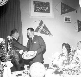 ARH Slg. Fratzer 01-0018/0006, 1954 Deutscher Meister - 10 Jahre Jubiläumsfeier von Hannover 96, Hannover, 1964