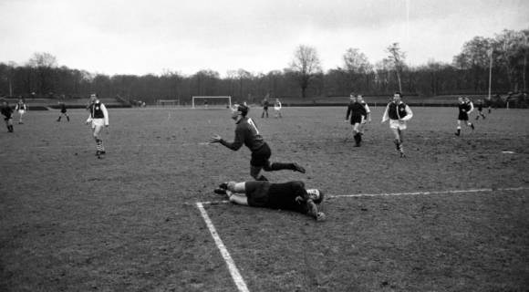 ARH Slg. Fratzer 01-0019/0004, Hannover 96 gegen VFR Neumünster, um 1962