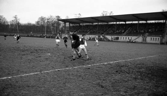 ARH Slg. Fratzer 01-0019/0007, Hannover 96 gegen VFR Neumünster, um 1962