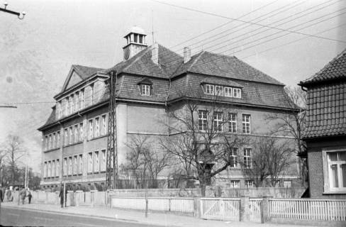 ARH Slg. Fritsche 82, Vor dem Celler Tor mit der Mittelschule, Burgdorf, ohne Datum