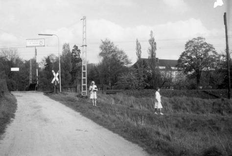 ARH Slg. Fritsche 201, Bahnübergang hinter dem Alten Friedhof, Burgdorf, ohne Datum