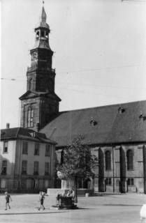 ARH Slg. Janthor 0056, Neustädter Markt und Kirche, Hannover, 1943