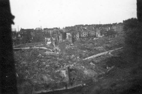 ARH Slg. Janthor 0082, Blick vom Beginenturm auf die zerstörte Calenberger Neustadt, Hannover, 1944