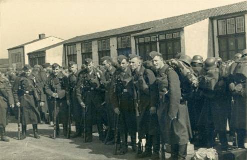 ARH Slg. Janthor 0266, Mannschaftszug(?) auf dem Übungsplatz, Bothfeld, um 1940