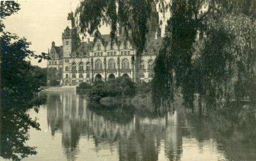 ARH Slg. Janthor 0287, Blick über den Maschteich auf das Neue Rathaus, Hannover, 1940