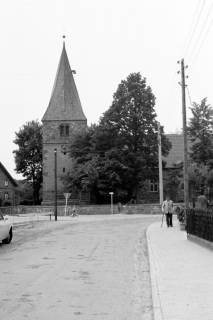 ARH Slg. Weber 02-018/0011, Die Kirche St. Agatha, Leveste, zwischen 1980/1990