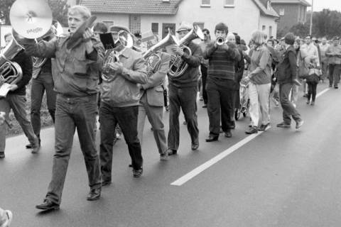 ARH Slg. Weber 02-019/0005, Grenzbegehung Gehrdens mit der Feuerwehrmusikkapelle Gehrden, zwischen 1980/1990