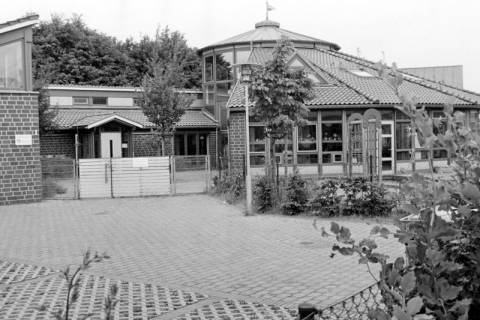ARH Slg. Weber 02-031/0013, Kindertagesstätte am Beethovenring im Baugebiet Langes Feld, Gehrden, zwischen 1990/2000