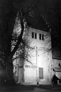 ARH Slg. Weber 02-045/0013, Die Margarethenkirche bei Nacht, Gehrden, zwischen 1980/1990