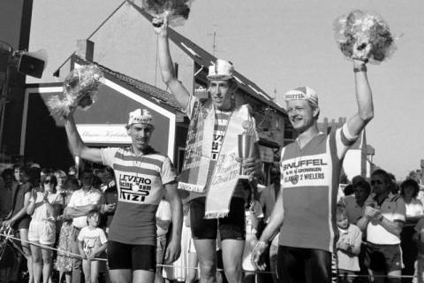 ARH Slg. Weber 02-064/0001, Siegeraufstellung nach einem Radrennen des traditionellen Bürgerpreis der Stadt Gehrden, 1985