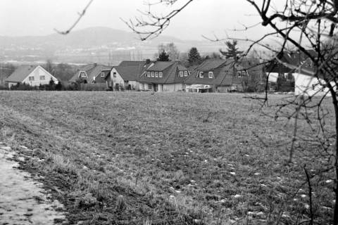 ARH Slg. Weber 02-068/0004, Blick vom Waldrand des Benther Berges über Everloh in Richtung Gehrdener Berg, Gehrden , zwischen 1980/1990
