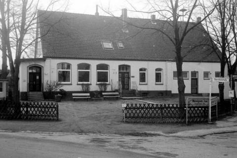 ARH Slg. Weber 02-107/0016, Alte Schule, Redderse, zwischen 1980/1990