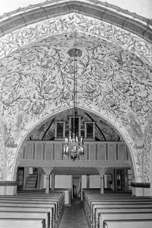 ARH Slg. Weber 02-113/0009, Innenraum der St. Agatha-Kirche, Leveste, zwischen 1980/1990