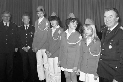 ARH Slg. Weber 02-120/0005, Gruppenfoto mit Mitgliedern der Musikkapelle einer Feuerwehr, zwischen 1980/1990